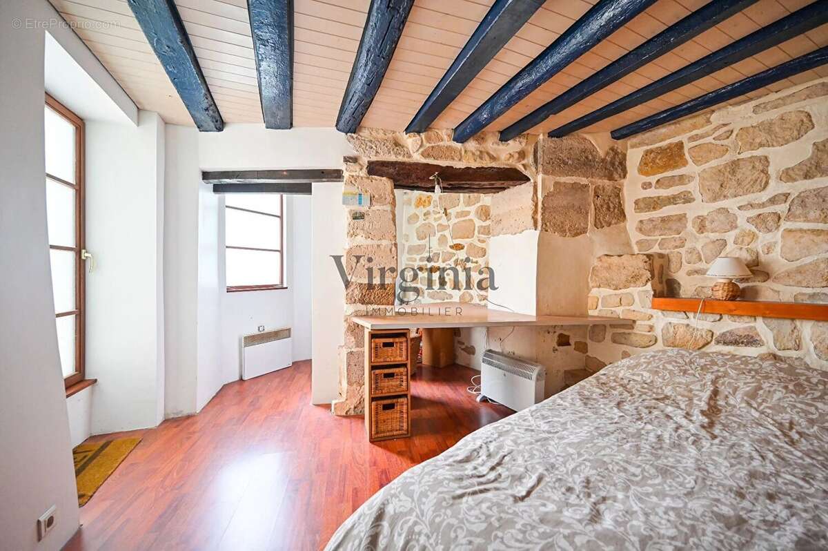Appartement à CHARENTON-LE-PONT
