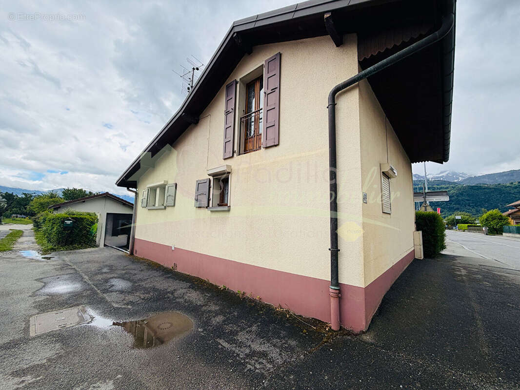 Maison à MARIGNIER
