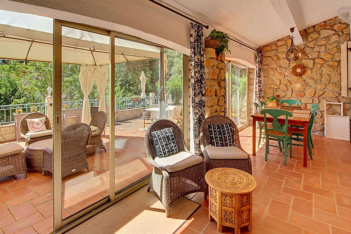 A VENDRE EN EXCLUSIVITE! Maison de plain-pied avec piscine et studio indépendant. - photo 10