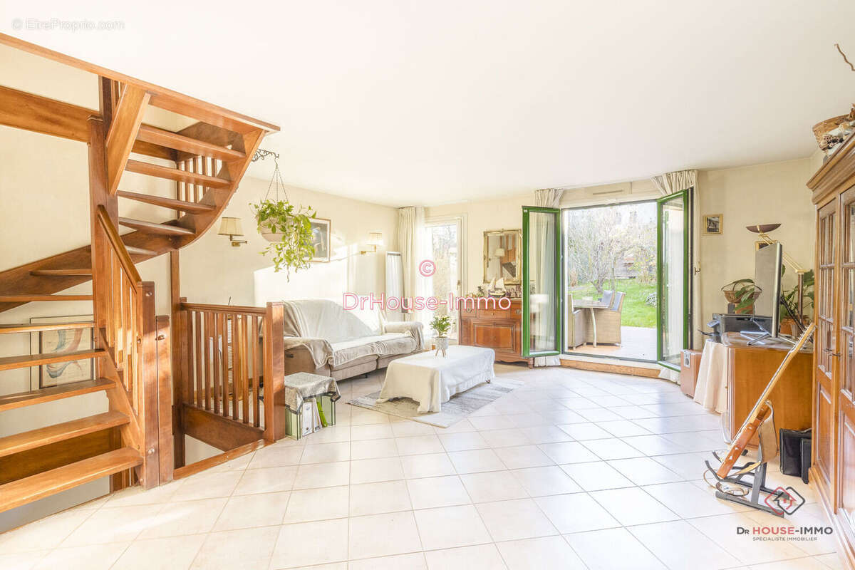 Maison à BRY-SUR-MARNE