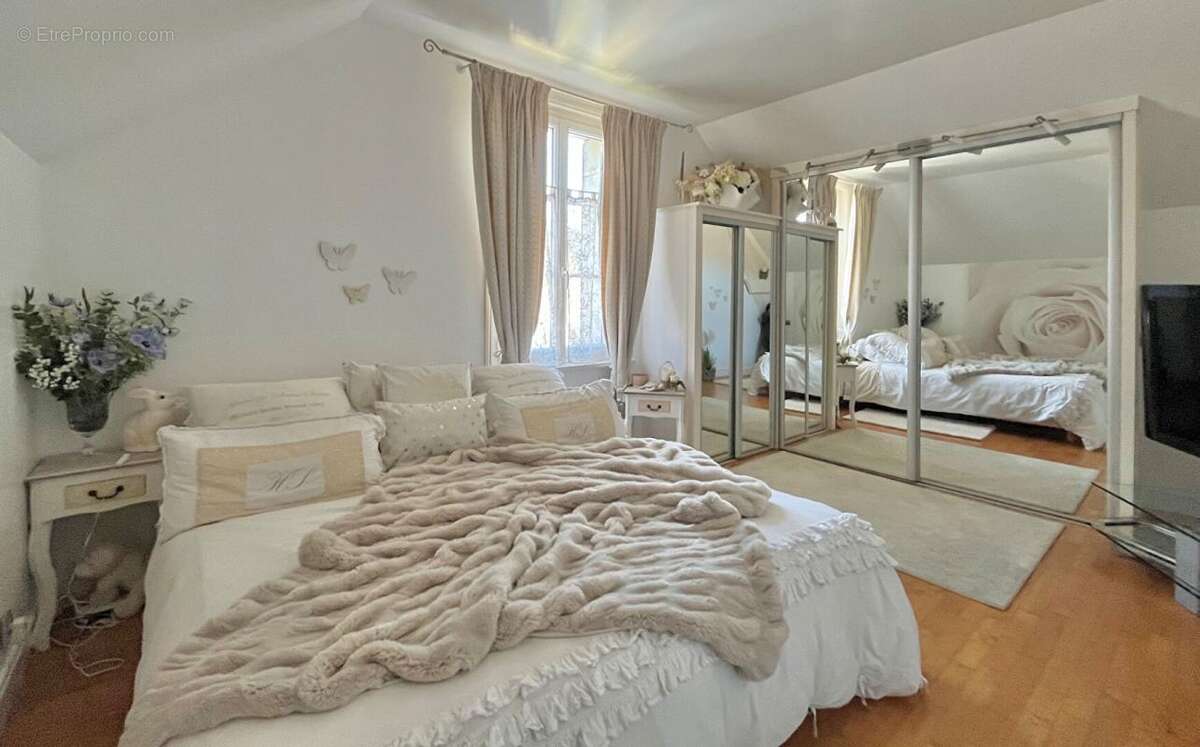 Belle propriété de 260m² - en 2 Habitations sur terrain de 614m² - photo 5