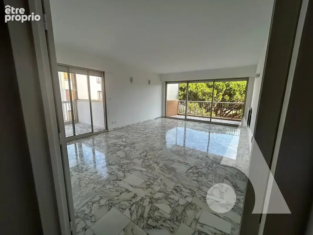 Saint-Raphaël  4 p - 104,65 m²  carrez-  Beaux volumes, lumineux, CV à pied - photo 3