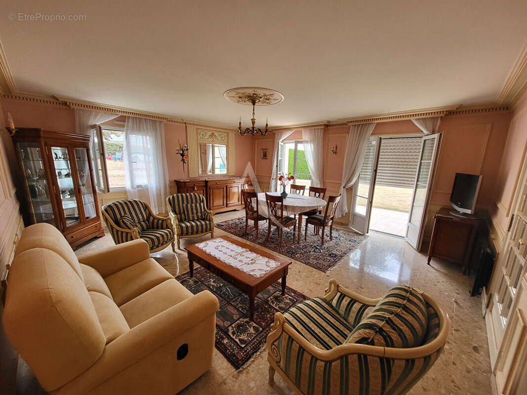 Maison 124 m² à Grand-Fougeray  - photo 4