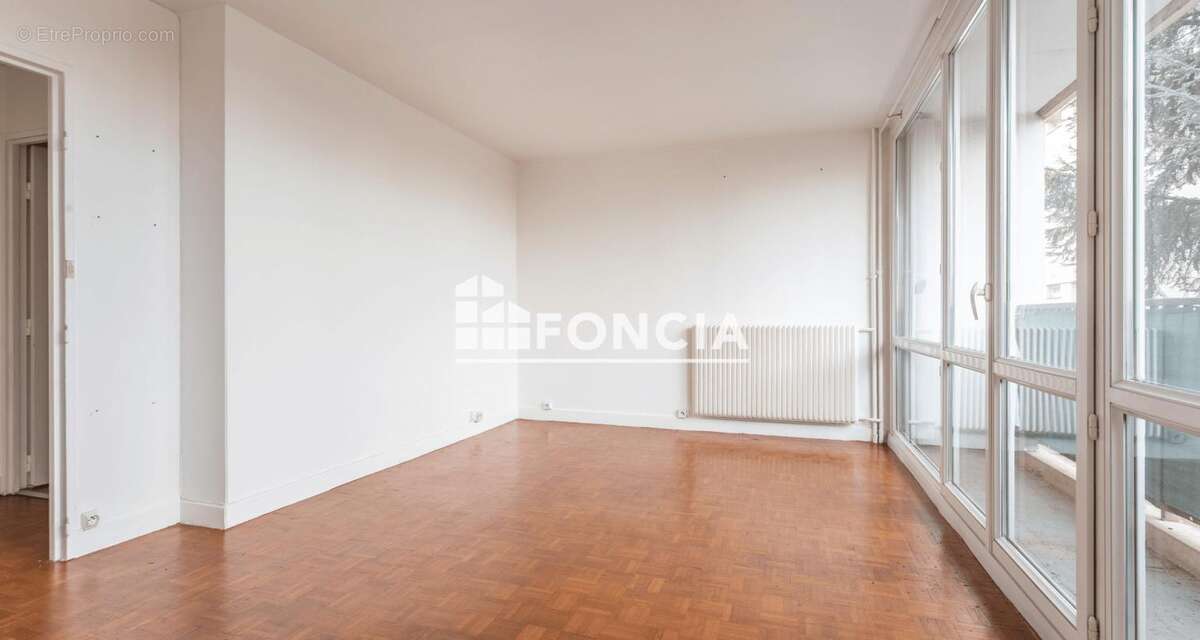 Appartement à MORANGIS