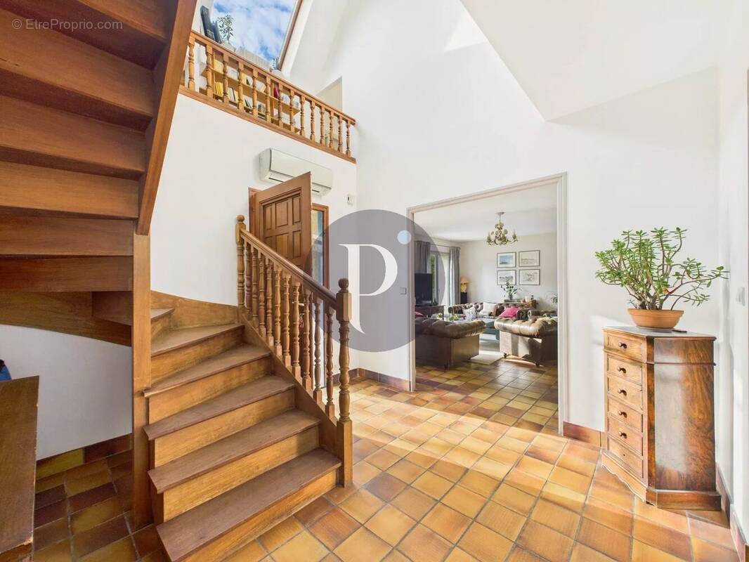 Maison à VERRIERES-LE-BUISSON