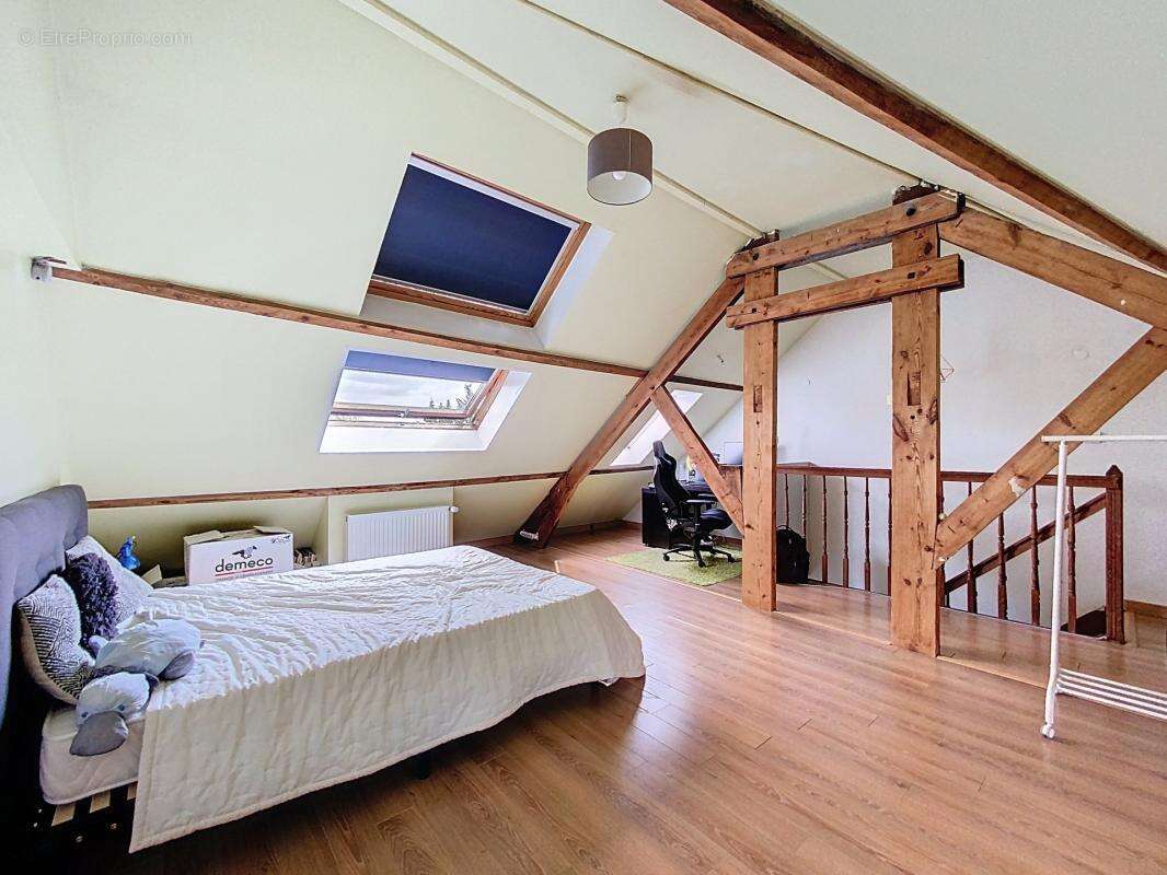 Maison à LA CHAPELLE-D'ARMENTIERES