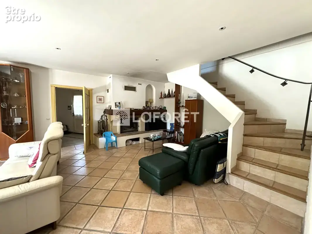 Villa avec piscine - Le Val 6 pièces 4 chambres 200 m² - photo 10