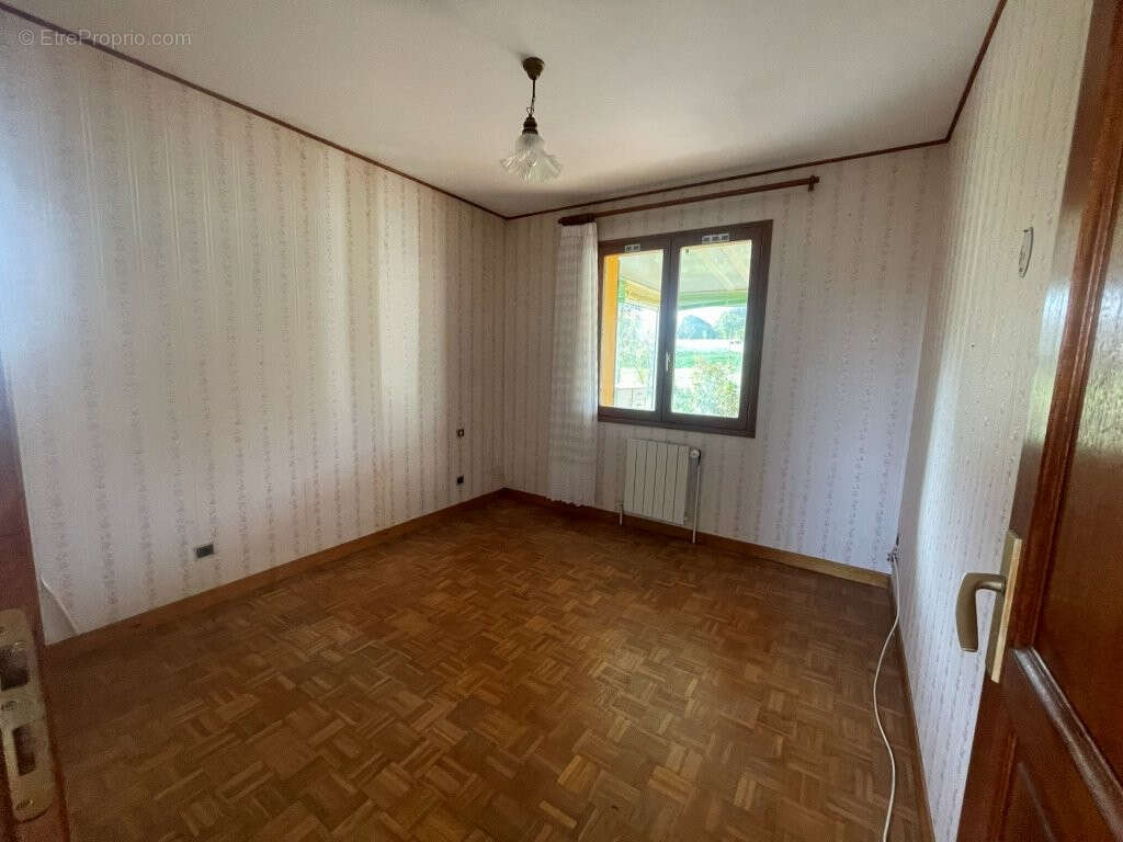 Maison à LA BAZOCHE-GOUET