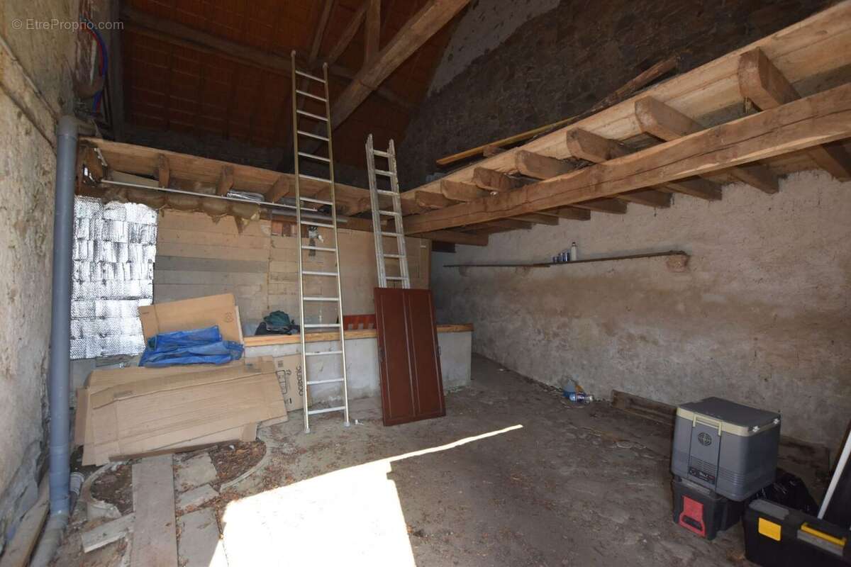 Maison à VERNEUIL-MOUSTIERS