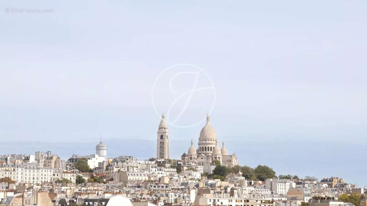 Appartement à PARIS-18E