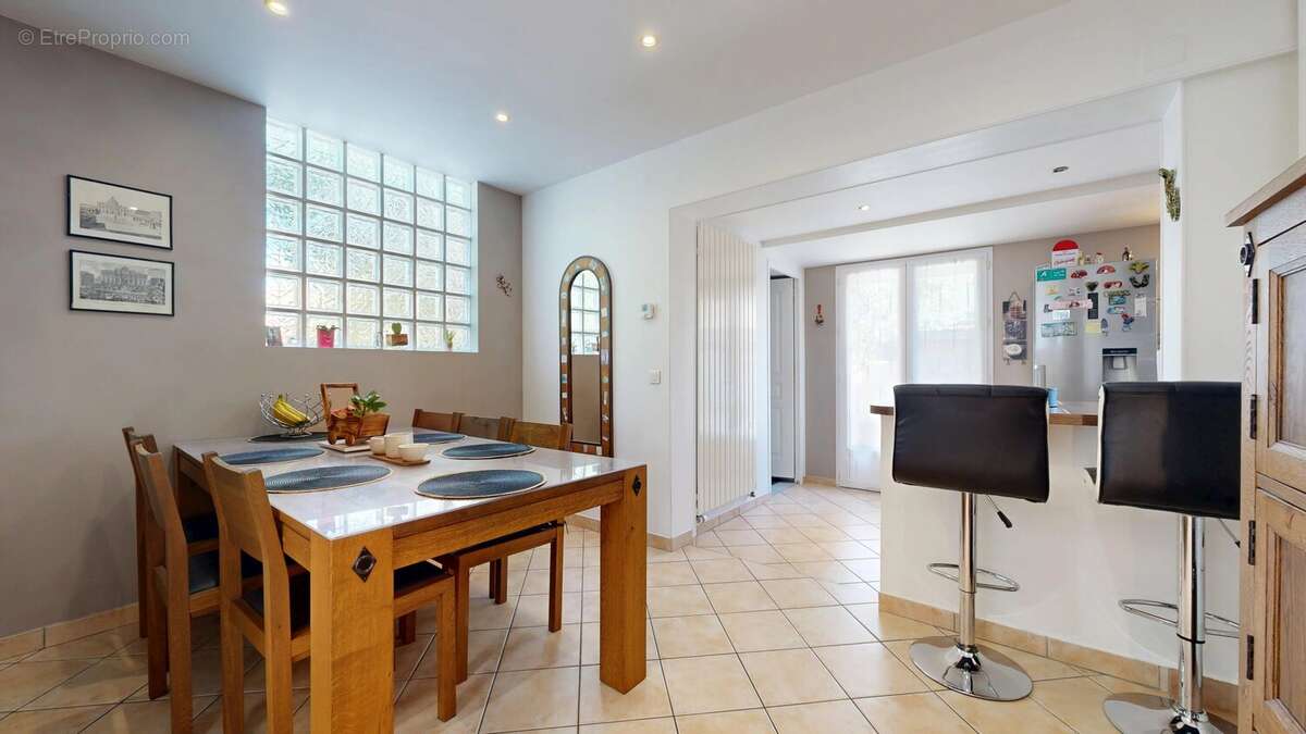 Maison 92 m² à Montfermeil  - photo 5