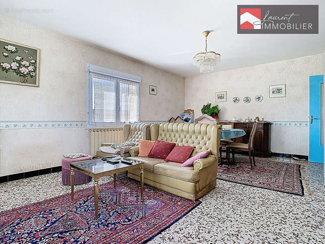 Maison à SAINT-ETIENNE-EN-BRESSE