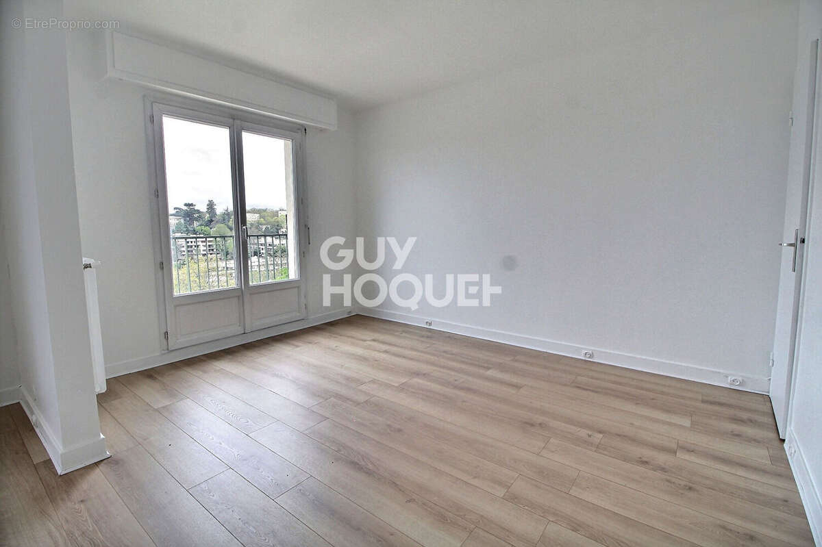 Appartement à VILLE-D'AVRAY