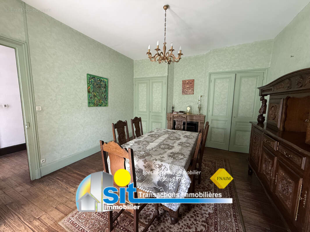 Maison à REVENTIN-VAUGRIS