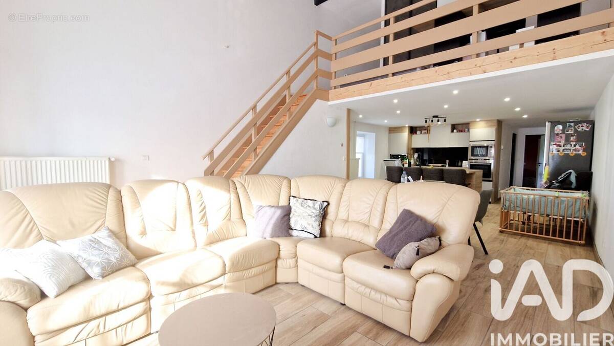 Photo 1 - Maison à REZONVILLE