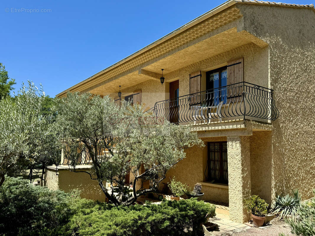 Maison à L'ISLE-SUR-LA-SORGUE
