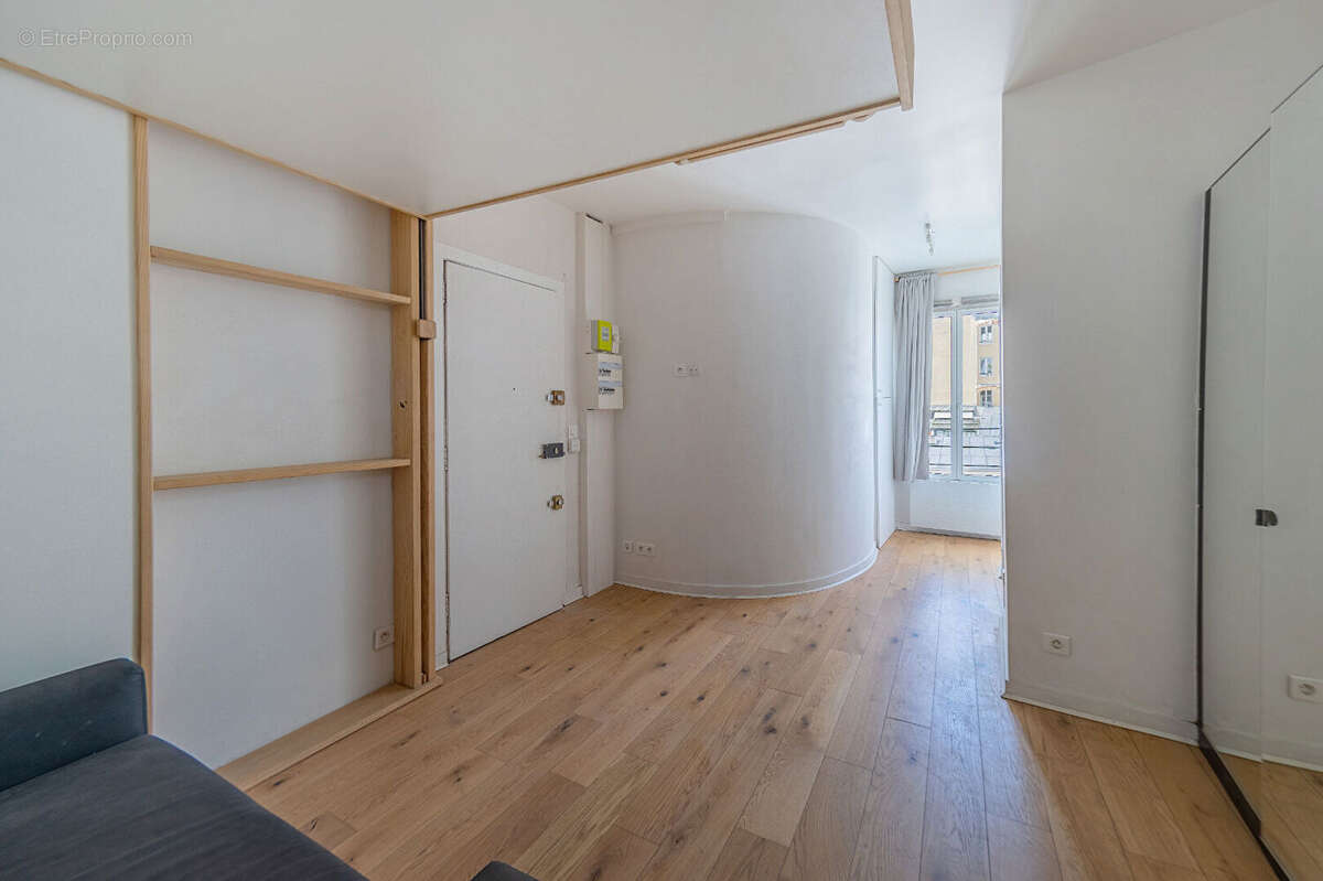 Appartement à PARIS-10E