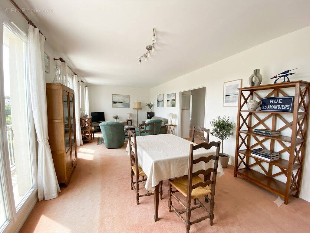 Appartement à SAINT-CYR-SUR-LOIRE