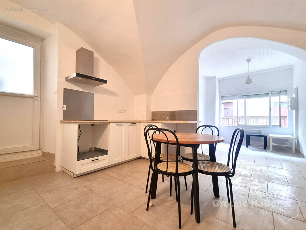 Appartement à BAGNOLS-SUR-CEZE