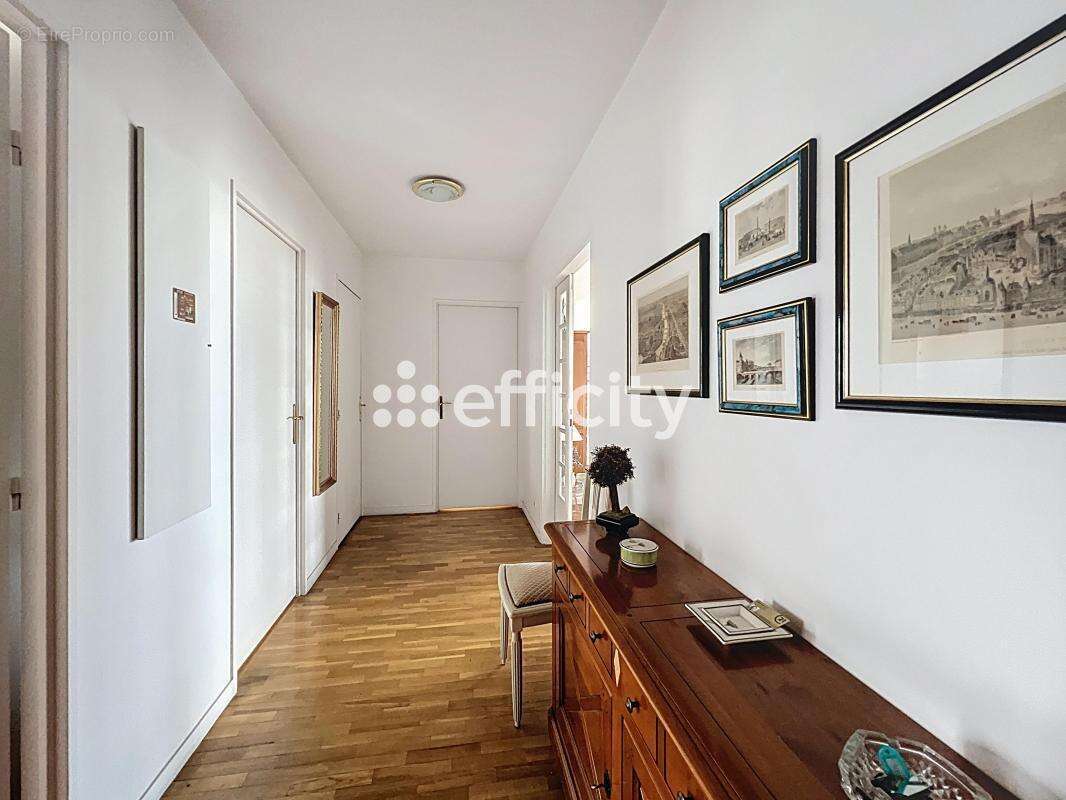 Appartement à ISSY-LES-MOULINEAUX