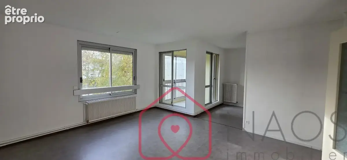 GIBAUDERIE. Grand T4 de 103m²   Parking couvert  - photo 4
