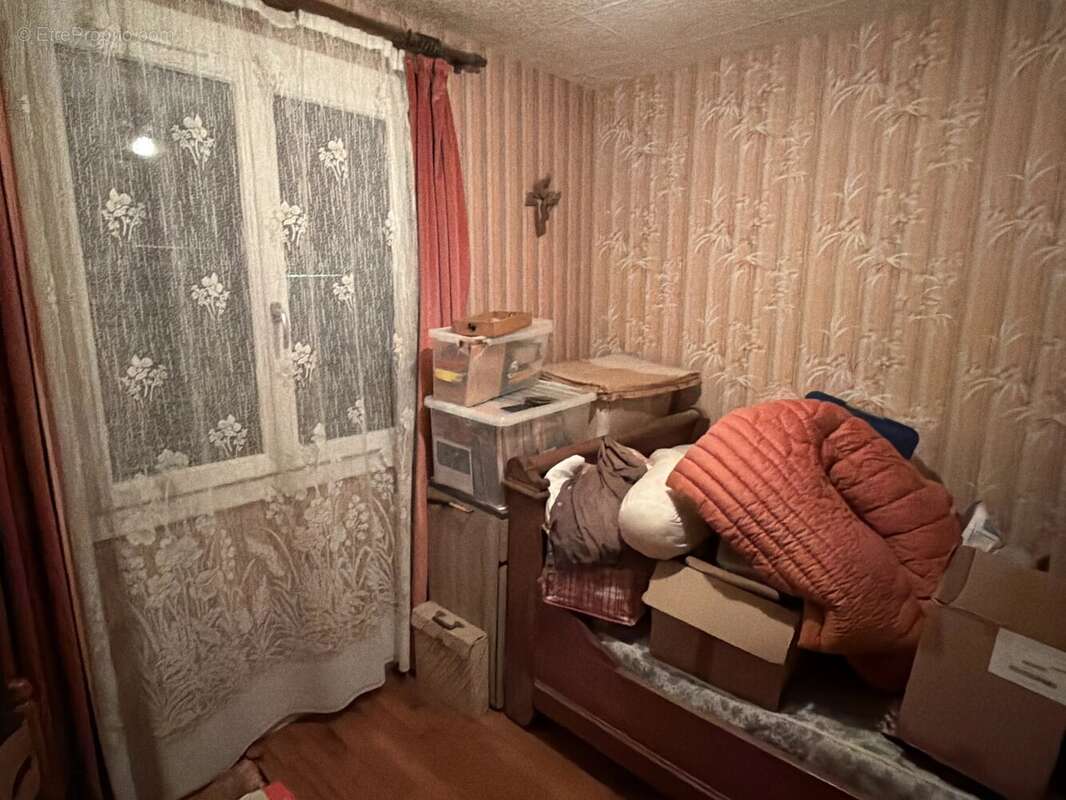 Pavillon indépendant au bord d'un ruisseau, niché dans un cadre boisé paisible - photo 8