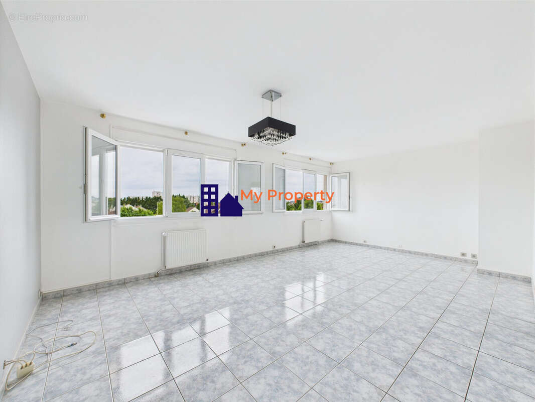 Appartement à HOUILLES