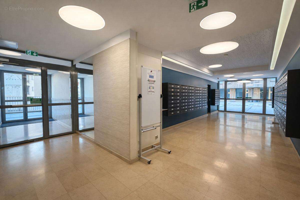 Appartement à PARIS-20E
