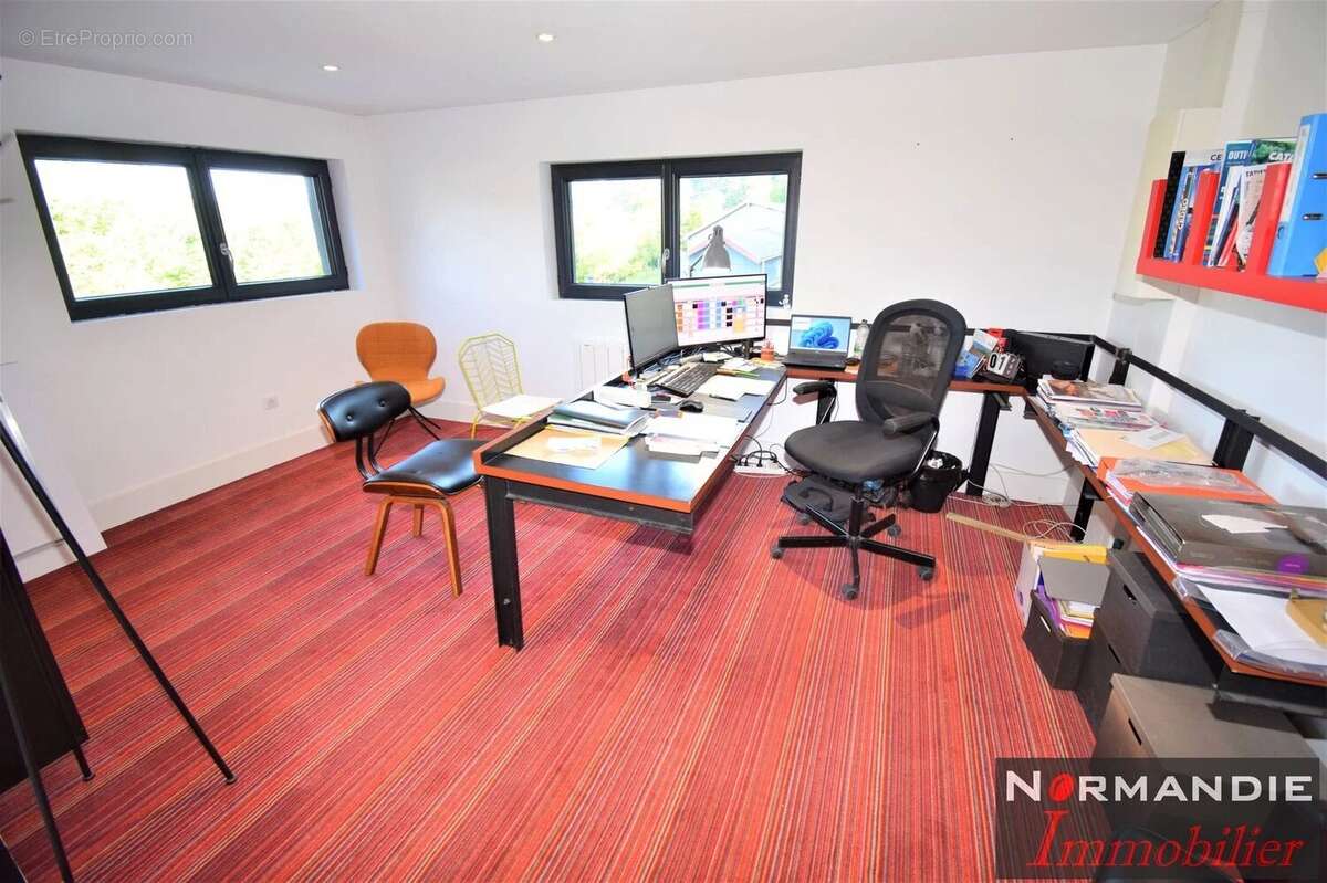 Commerce à RONCHEROLLES-SUR-LE-VIVIER