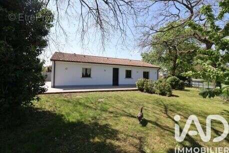 Photo 2 - Maison à TRESSES