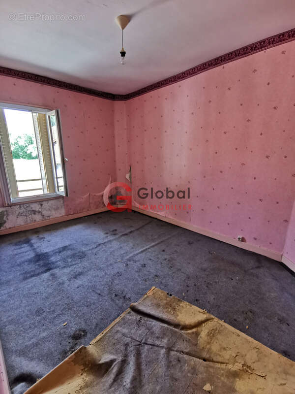 RARE ! Ensemble immobilier de 2 maisons à Landogne (63380) - photo 10