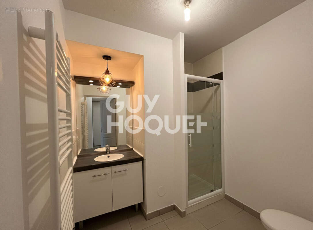 Appartement à PIERRE-BENITE