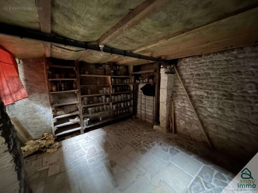 A vendre en face de l'abbaye de bassac, maison de village (7 - photo 5