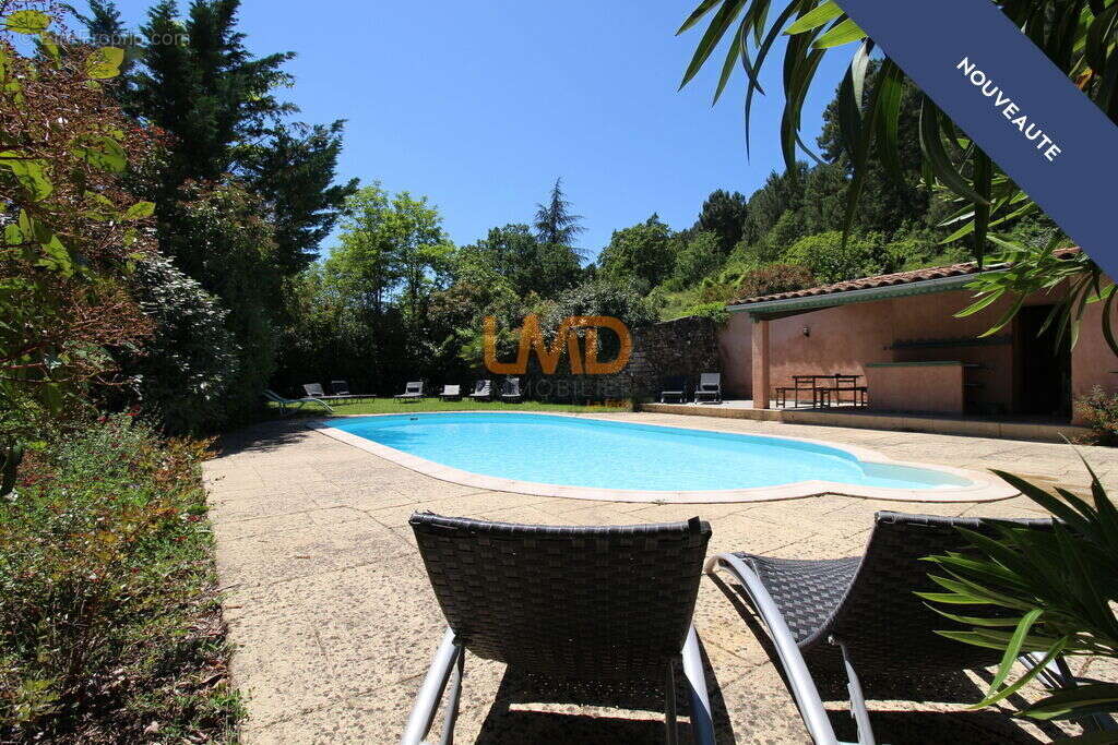 Appartement à SAINT-PAUL-LE-JEUNE