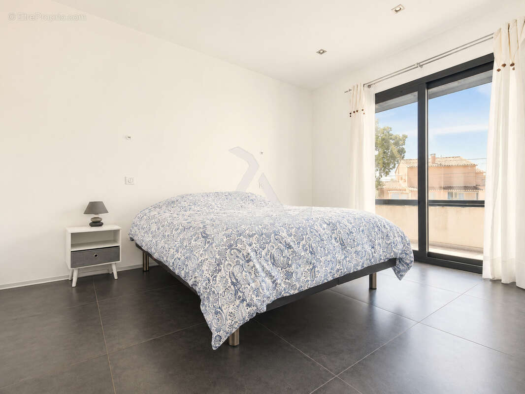 Villa t7 de 211m2 contemporaine avec piscine sous-sol aménagé et chambre indépendante - photo 33