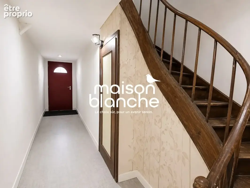 Maison 6 pièces 194 m² à vendre à Parthenay (79200) - photo 1