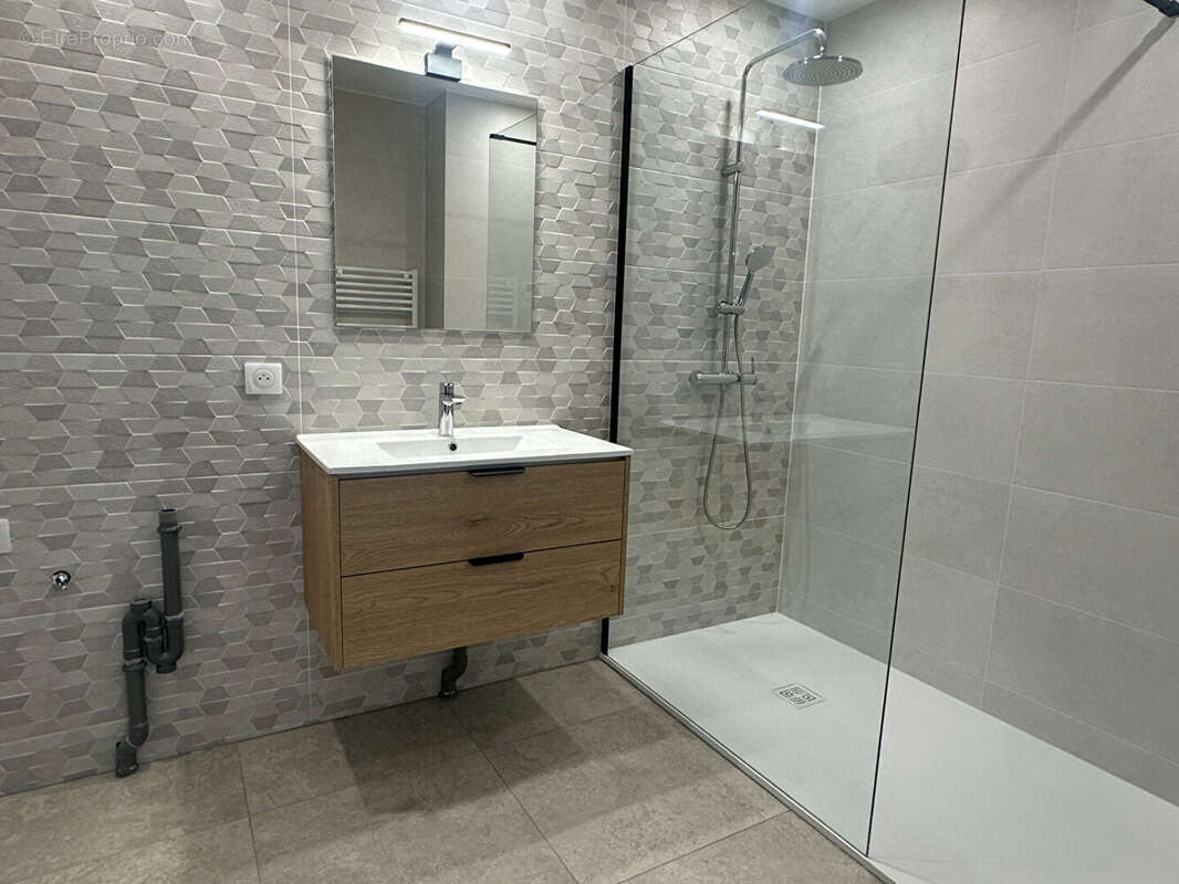 Appartement à COURCELLES-SUR-NIED