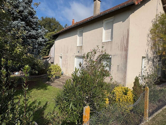 Maison à COSSAYE