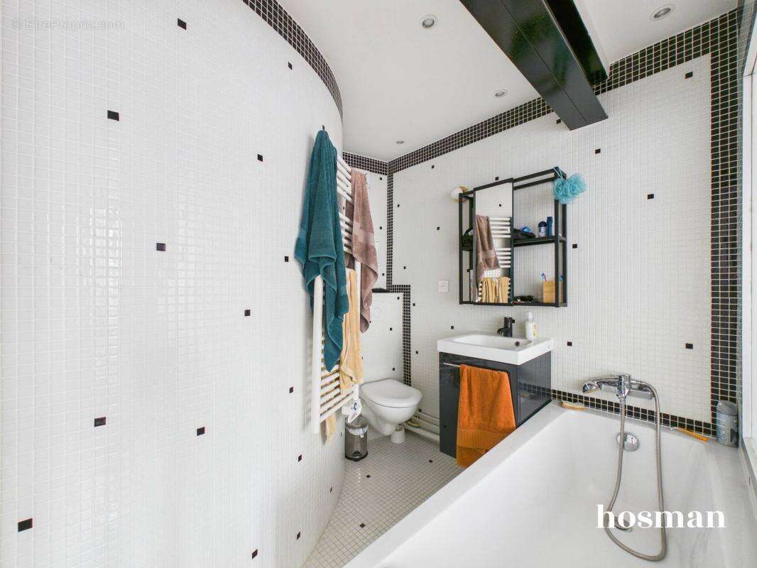 Appartement à PARIS-17E