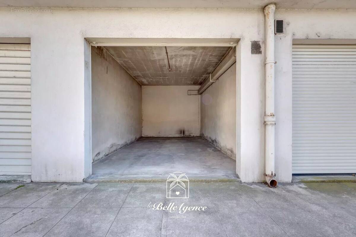 Parking à CAGNES-SUR-MER