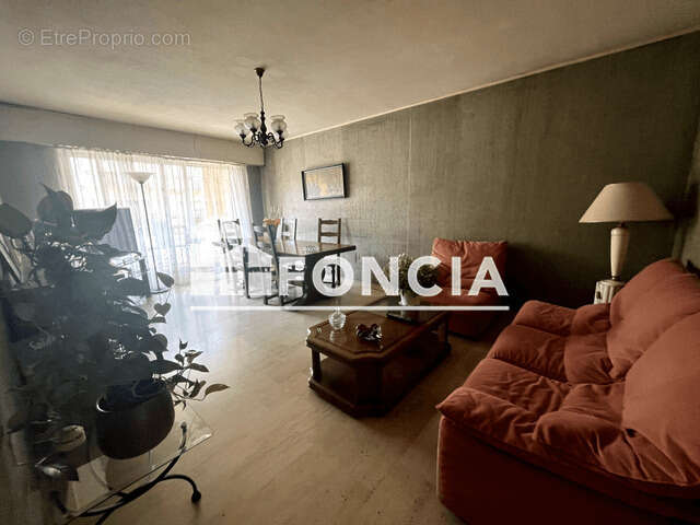 Appartement à LE CANNET