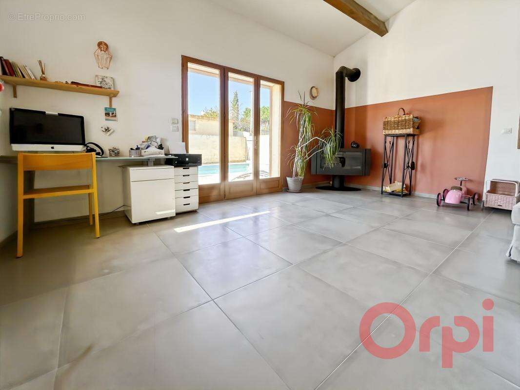 Maison 3 faces avec piscine, terrasse plein sud et sous-sol aménagé - photo 7