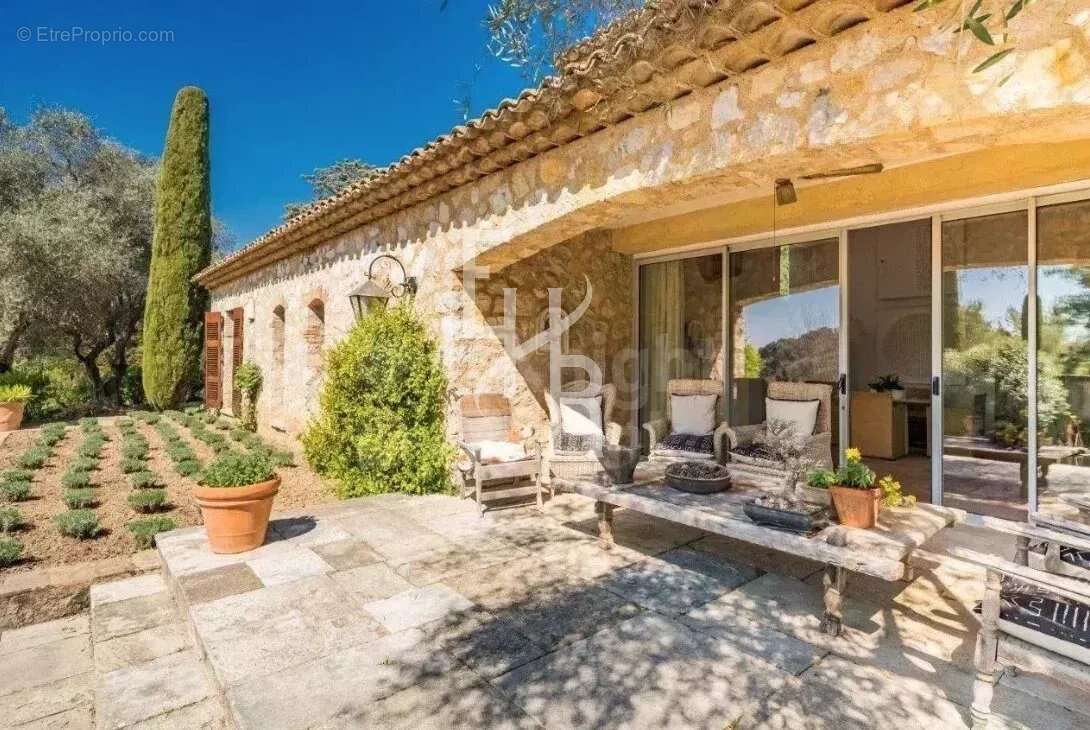 Maison à MOUGINS