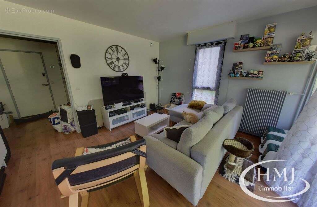 Appartement à LE COUDRAY-MONTCEAUX