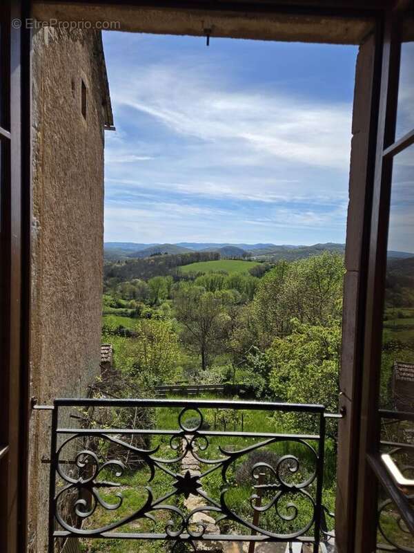 Maison à SAINT-SERNIN-SUR-RANCE