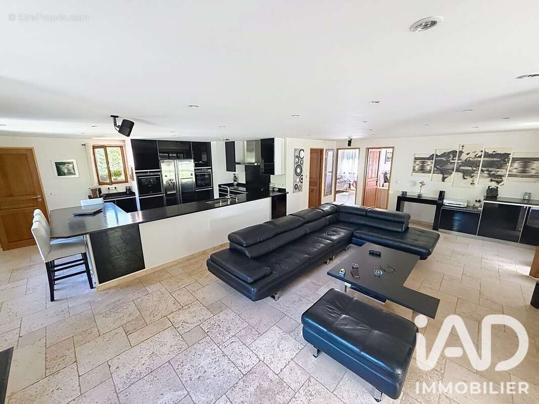 Maison 96 m² à Roquesteron  - photo 7