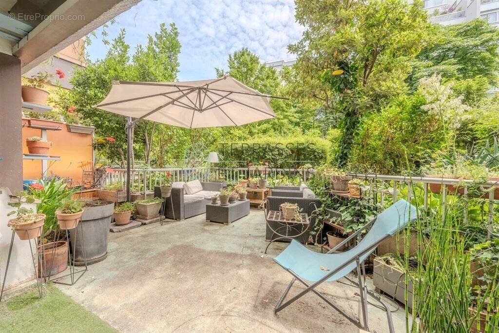 Appartement à PARIS-20E