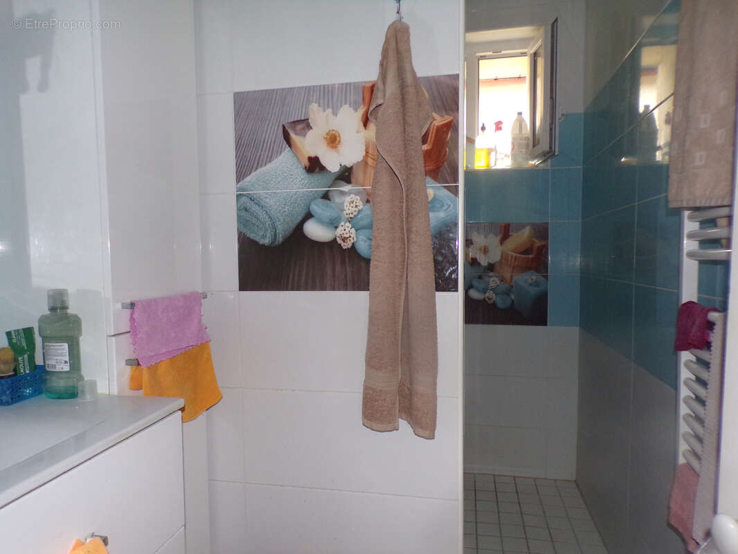 Autre à PERONNAS
