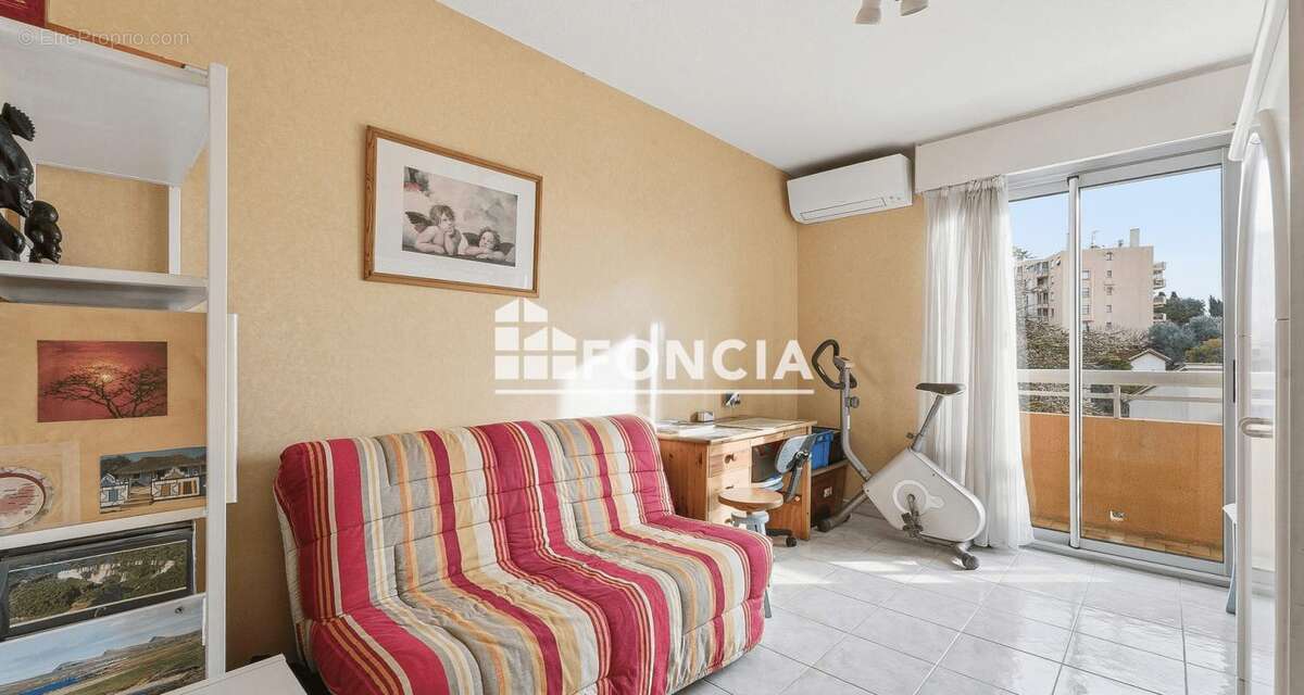 NICE OUEST - Rare : T4 89 m² baigné de lumière - 17 m² de balcons Sud-Ouest - 3ème étage - Box & cave - DPE B - photo 10
