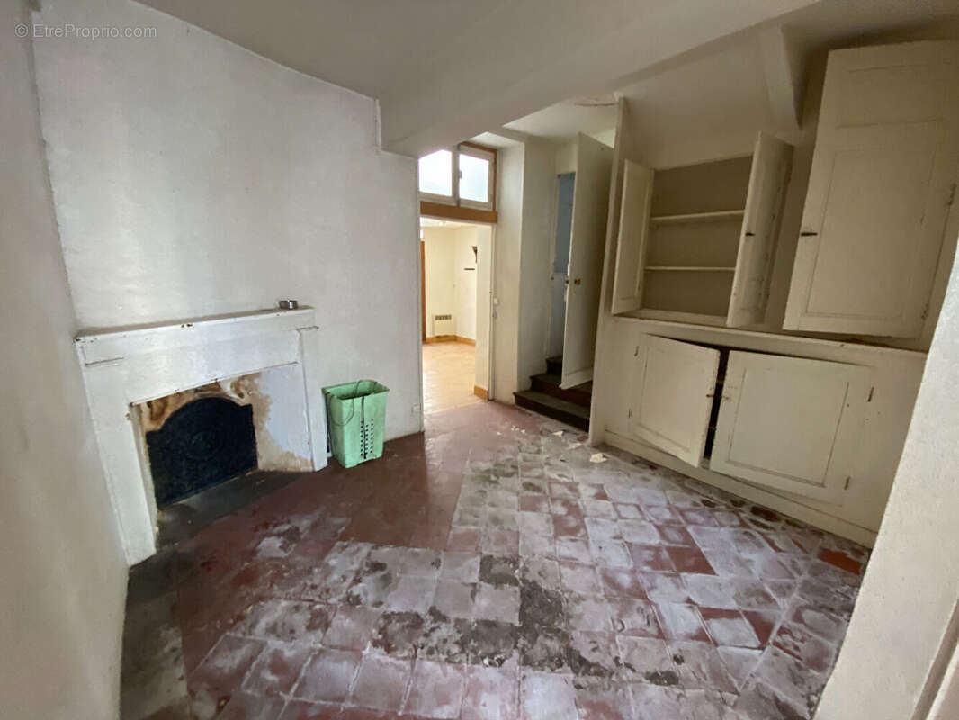 Maison à AILLANT-SUR-THOLON
